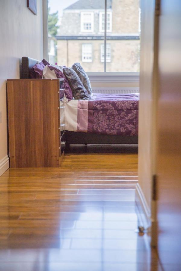 Stylish Modern Newly Built Apartment 15 Min From City Centre Единбург Екстериор снимка